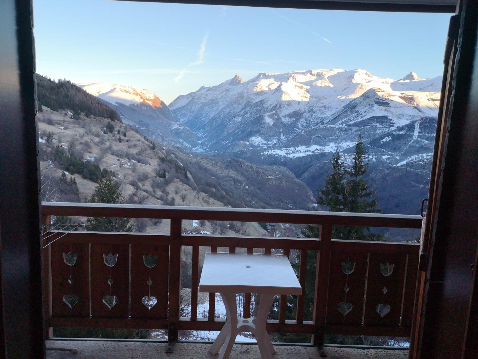 Studio coin montagne à Auris en Oisans avec vue magnifique Exterior foto